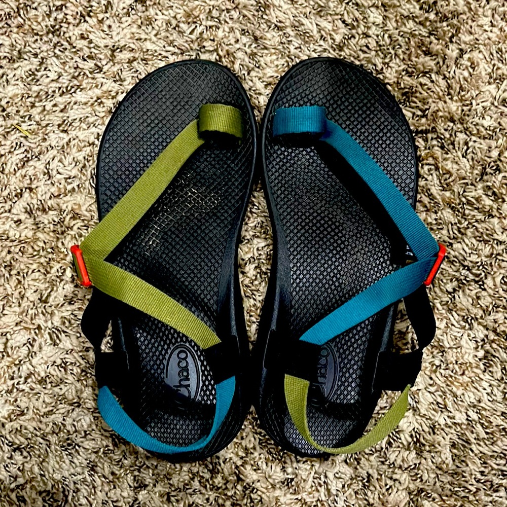 Women’s Chaco size 11. Excellent condition.